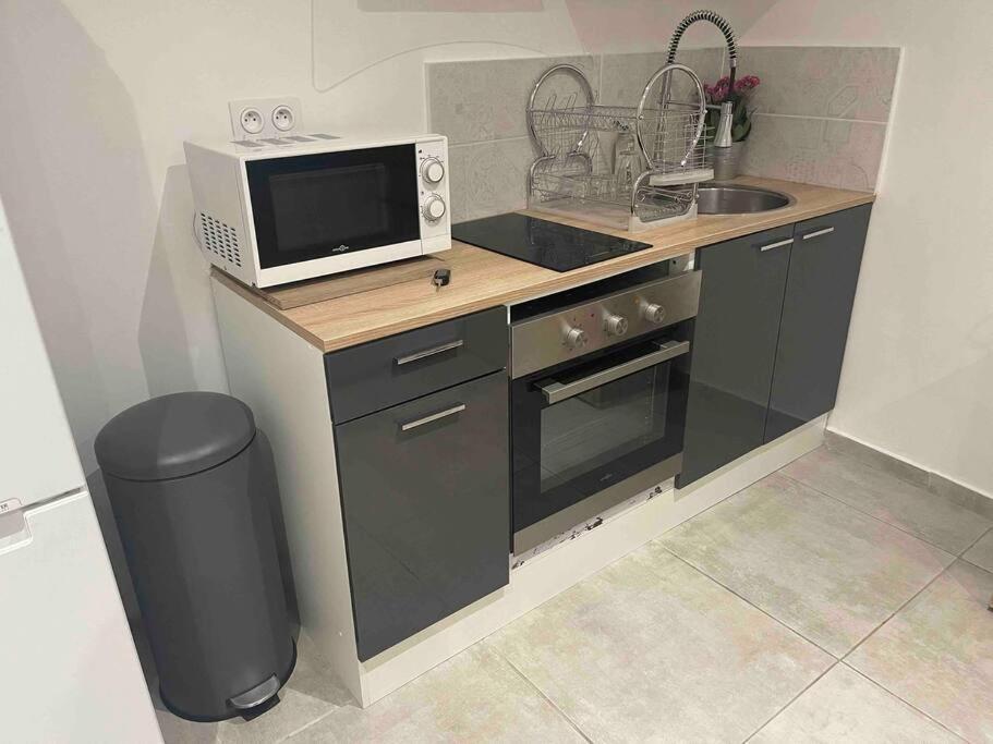 Toulon: Superbe Appartement Atypique 2 Chambres Luaran gambar