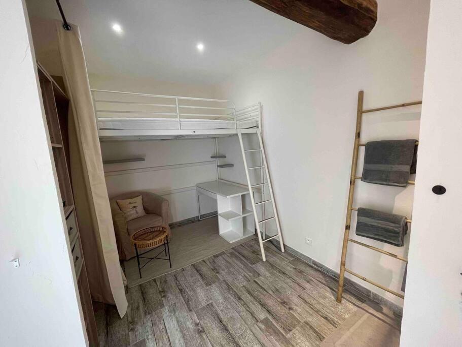 Toulon: Superbe Appartement Atypique 2 Chambres Luaran gambar