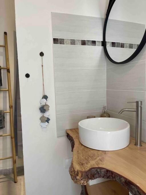 Toulon: Superbe Appartement Atypique 2 Chambres Luaran gambar